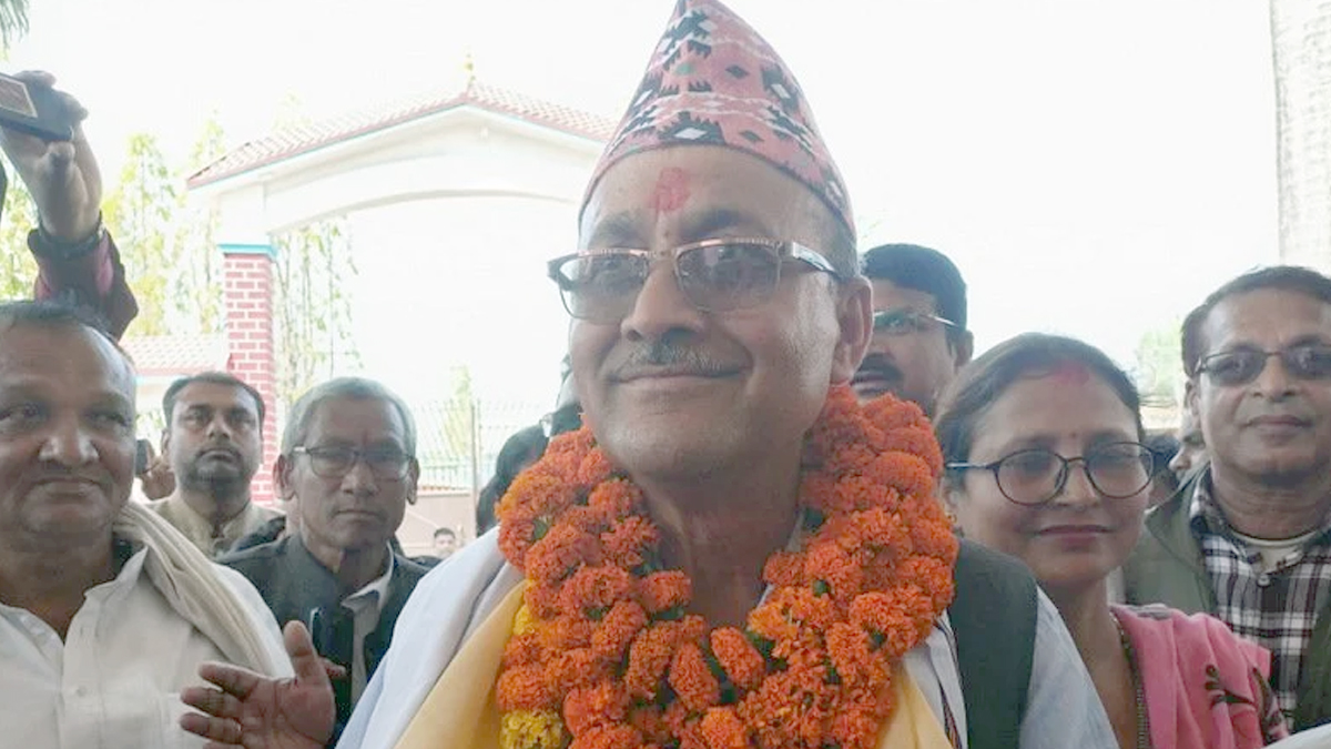 बारा २ मा एमालेका पुरुषोत्तम पौडेलद्वारा उम्मेदवारी दर्ता